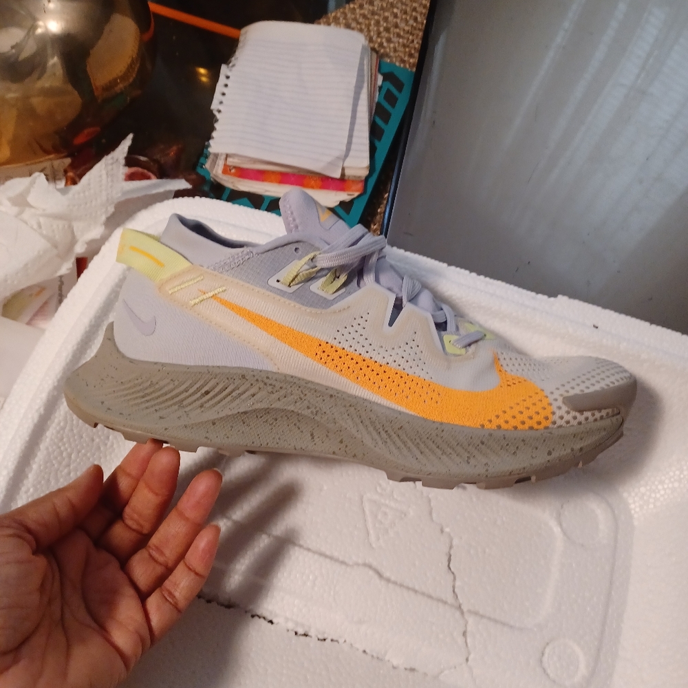 NIKE SNEAKERS